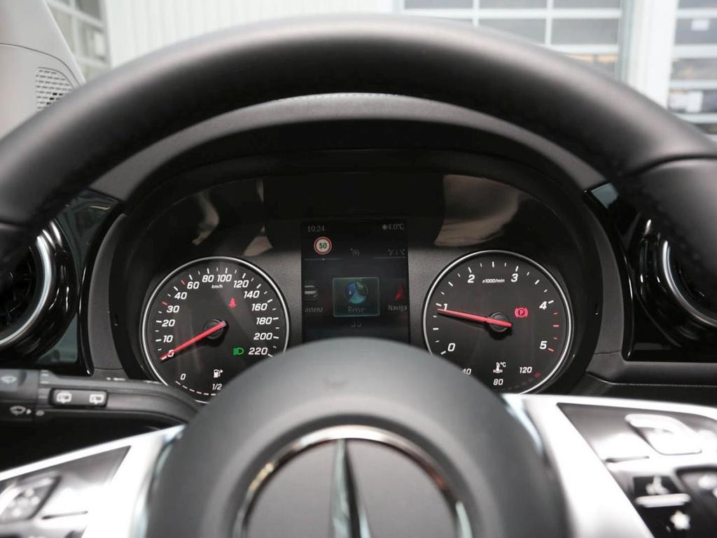 Mercedes-Benz T 180