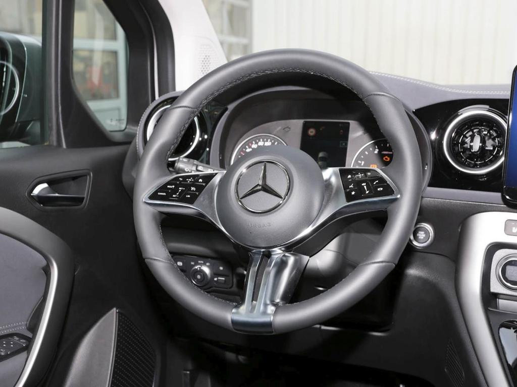 Mercedes-Benz T 180