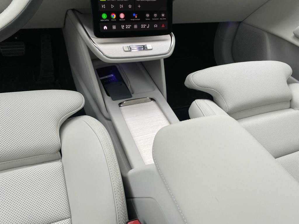 Volvo ES90