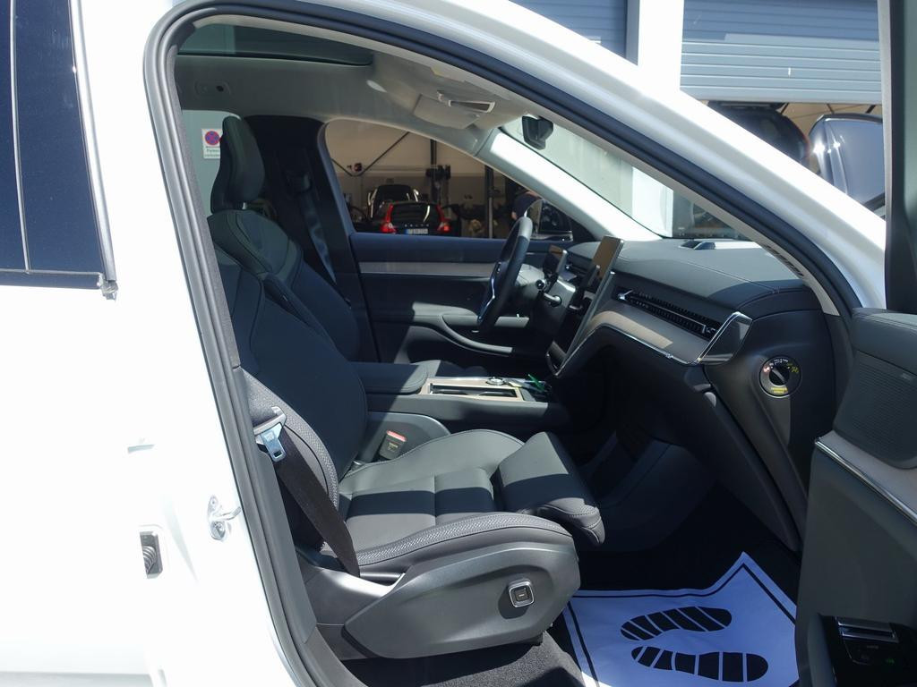 Volvo EX90