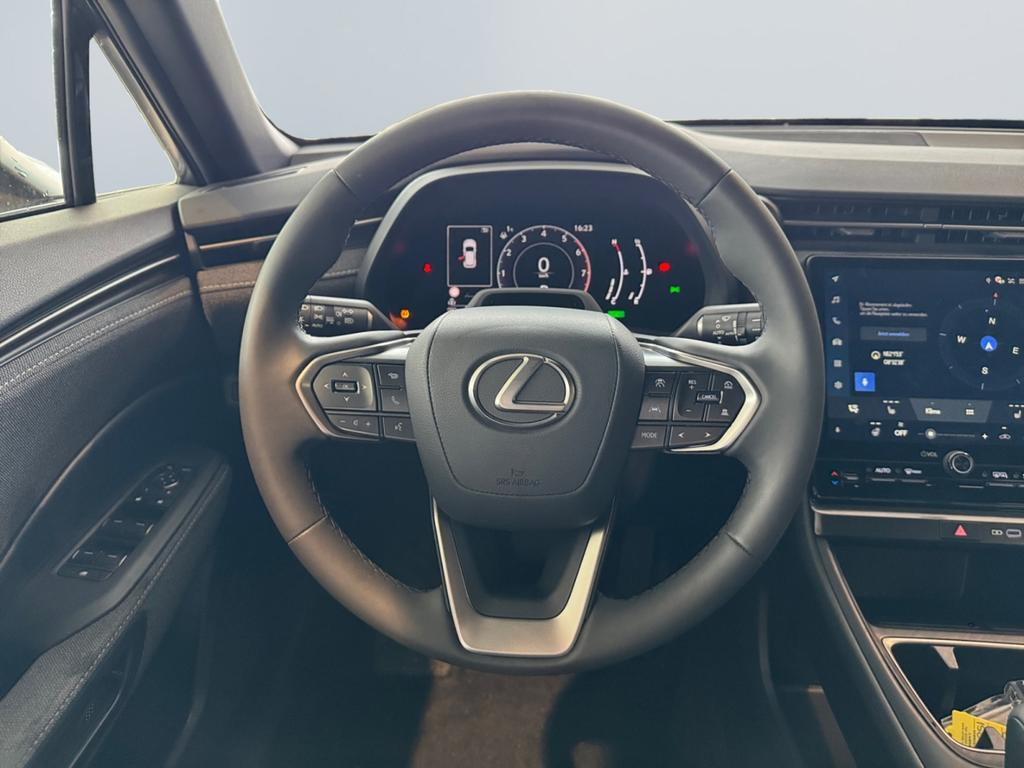 Lexus LBX