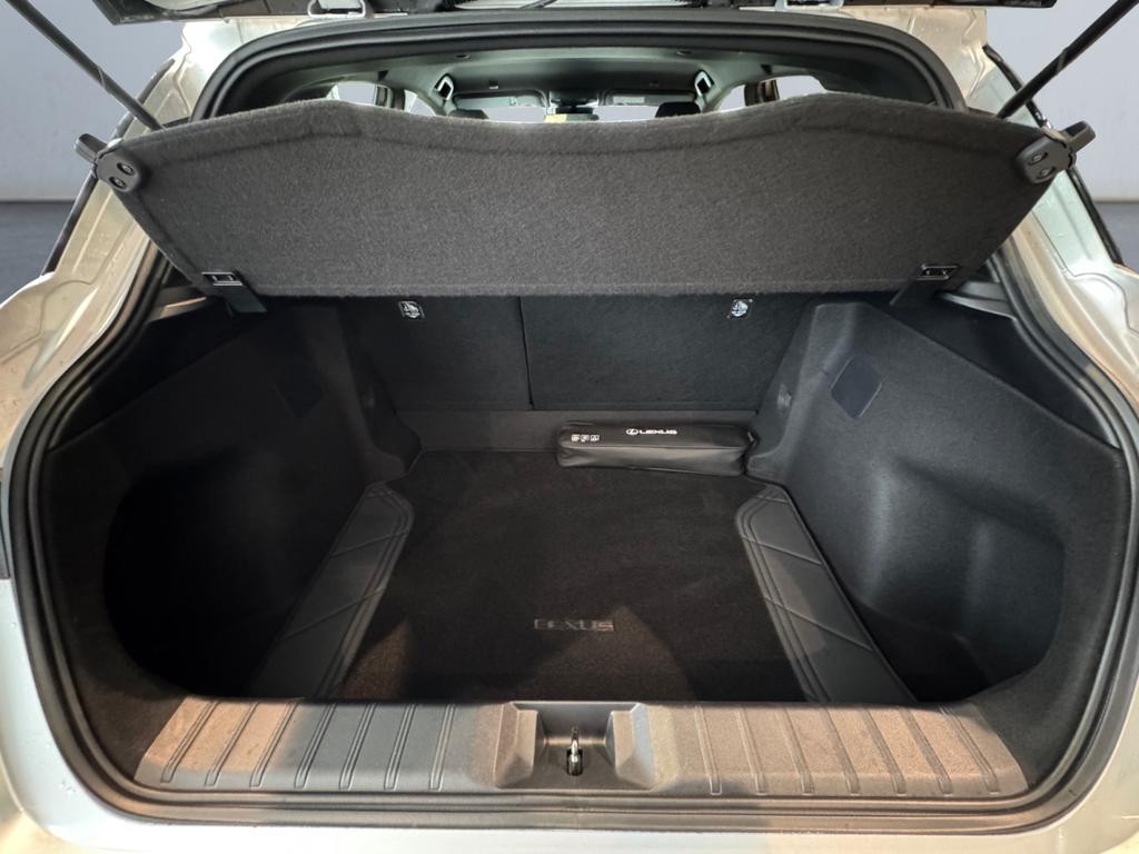 Lexus LBX
