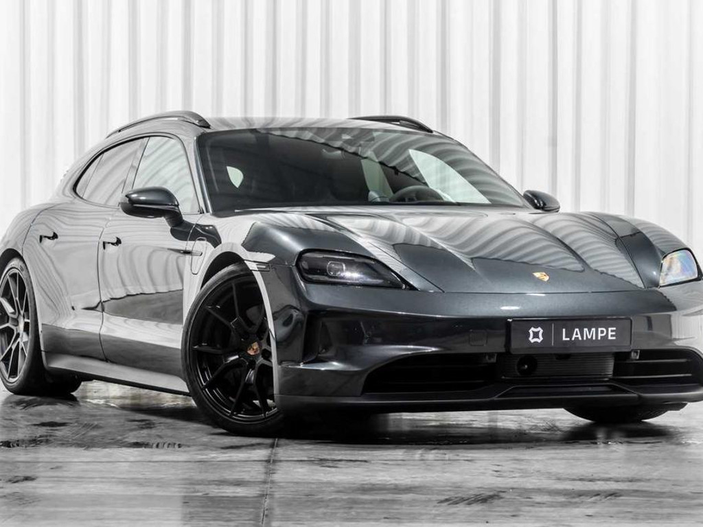 Porsche Taycan Sport Turismo Performance Plus