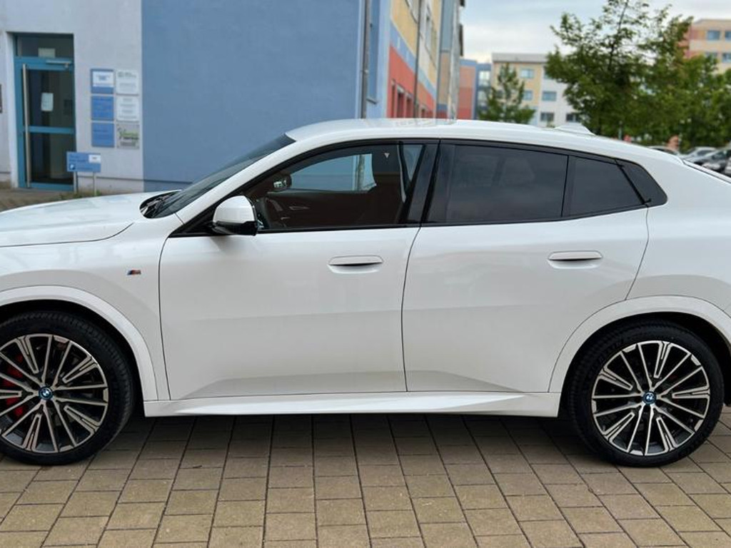 BMW iX2