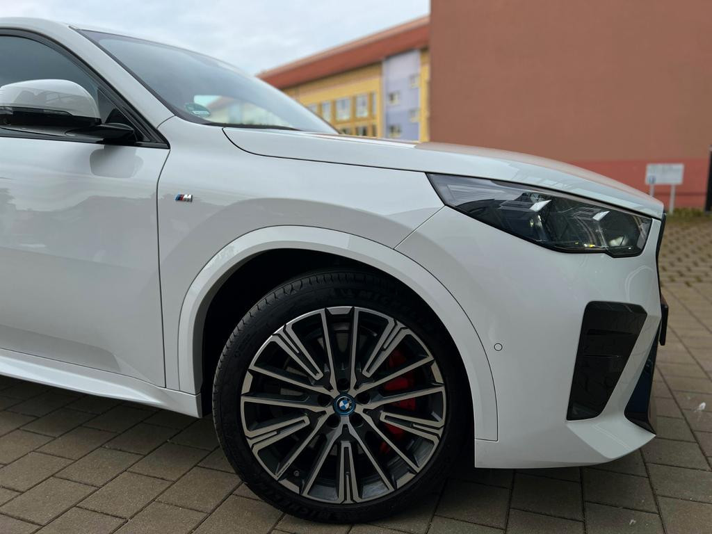 BMW iX2