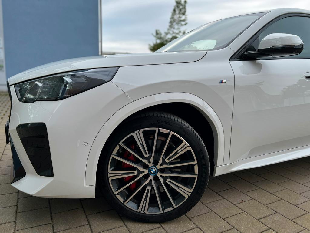 BMW iX2
