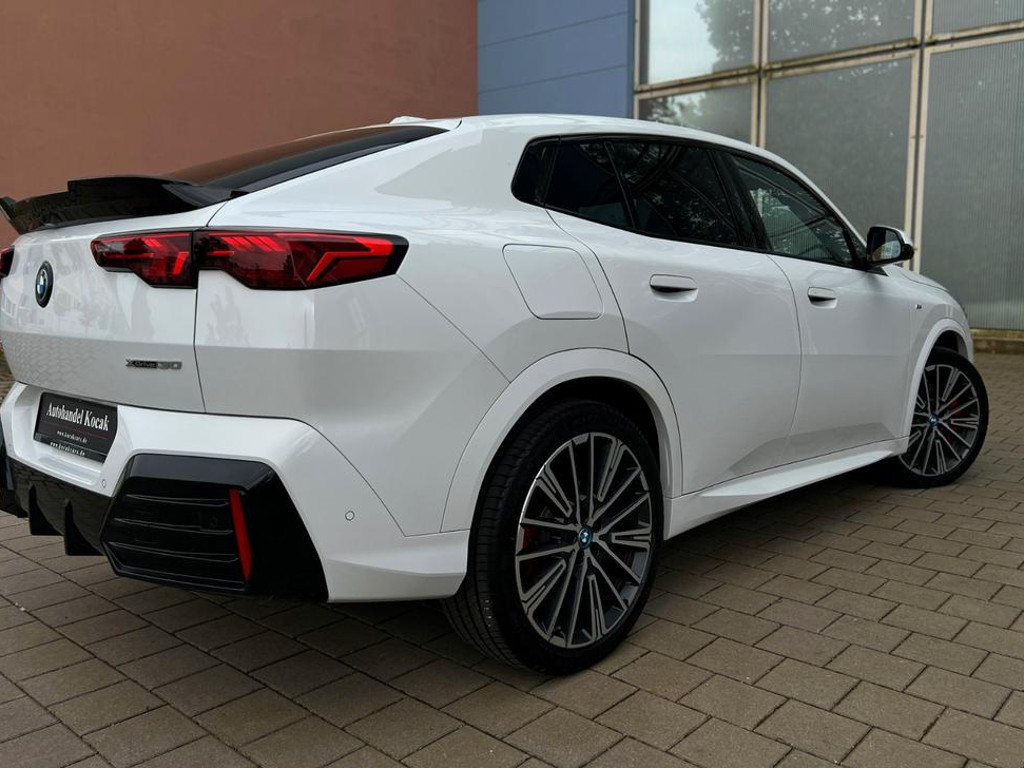 BMW iX2