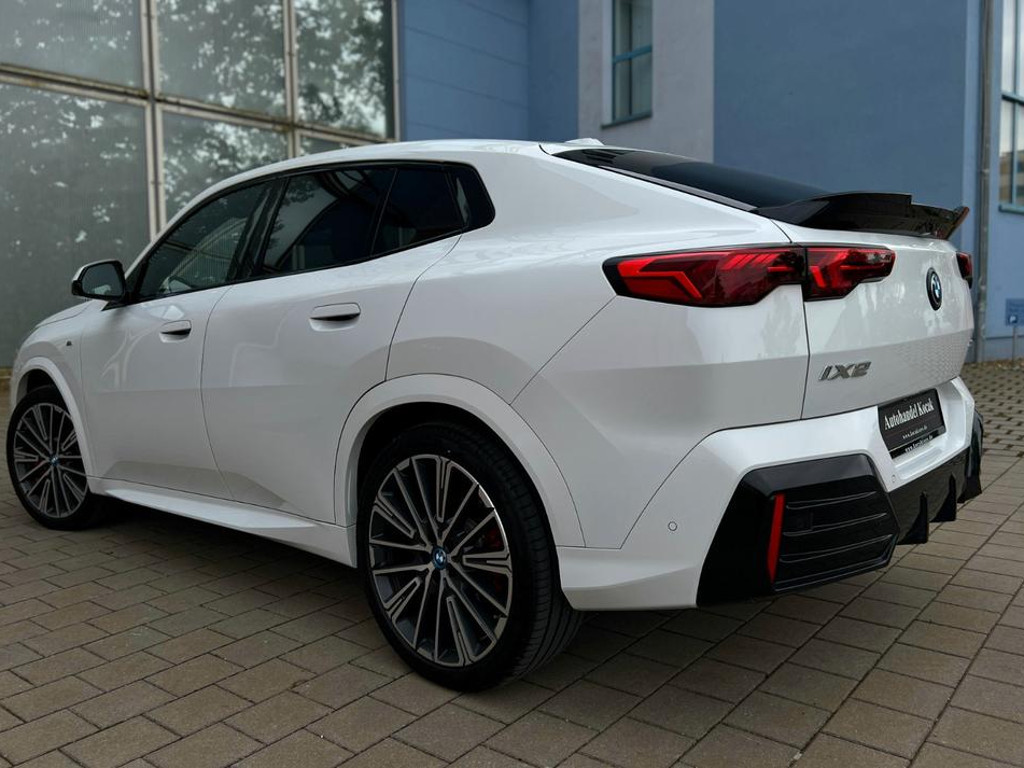 BMW iX2