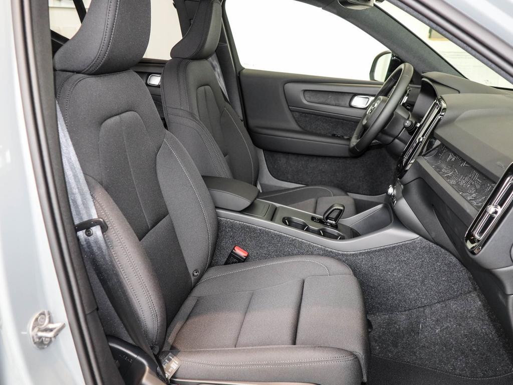 Volvo EX40