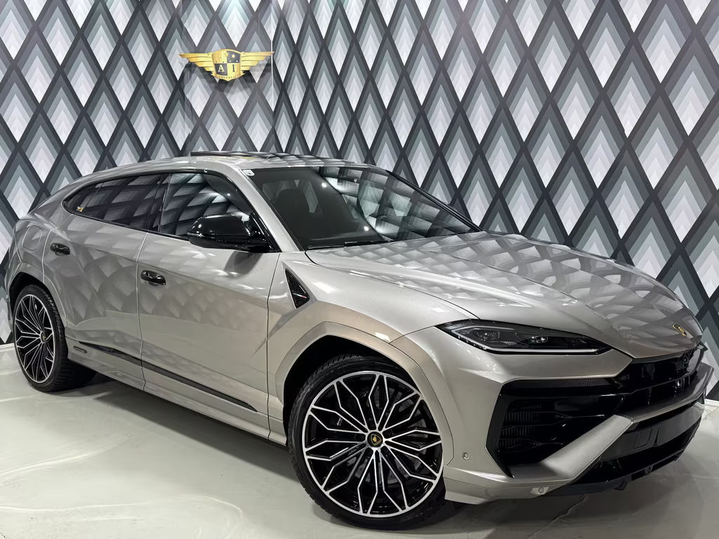Lamborghini Urus SE // CARBON // UNIKAT // VOLLE HÜTTE /