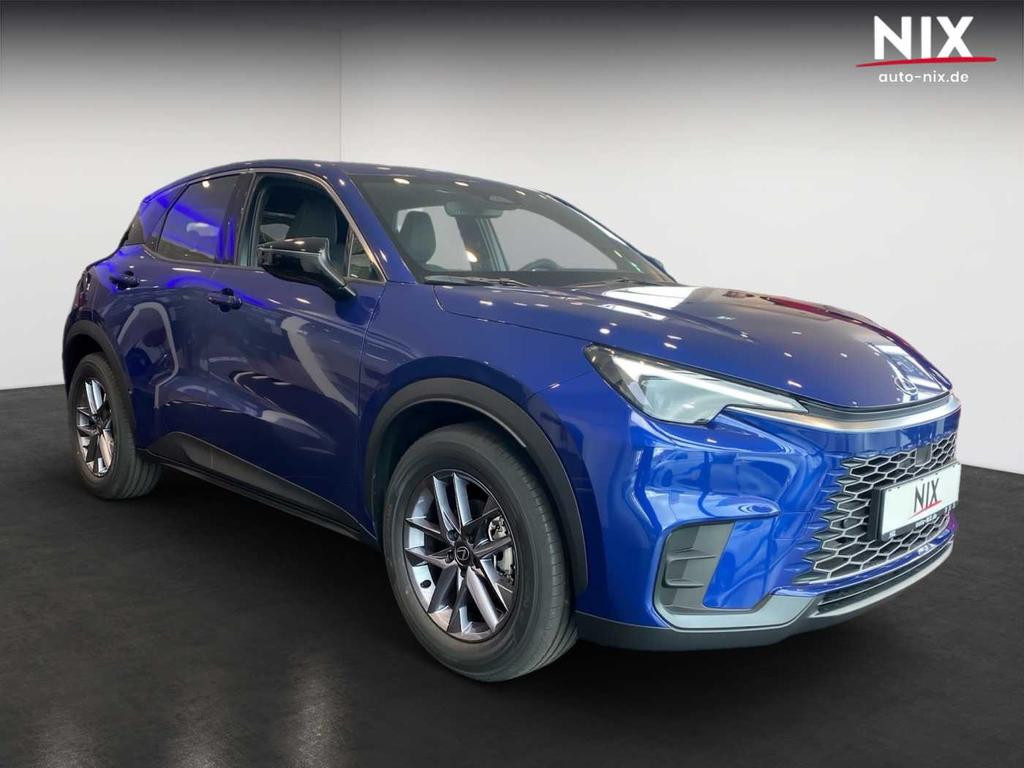 Lexus LBX