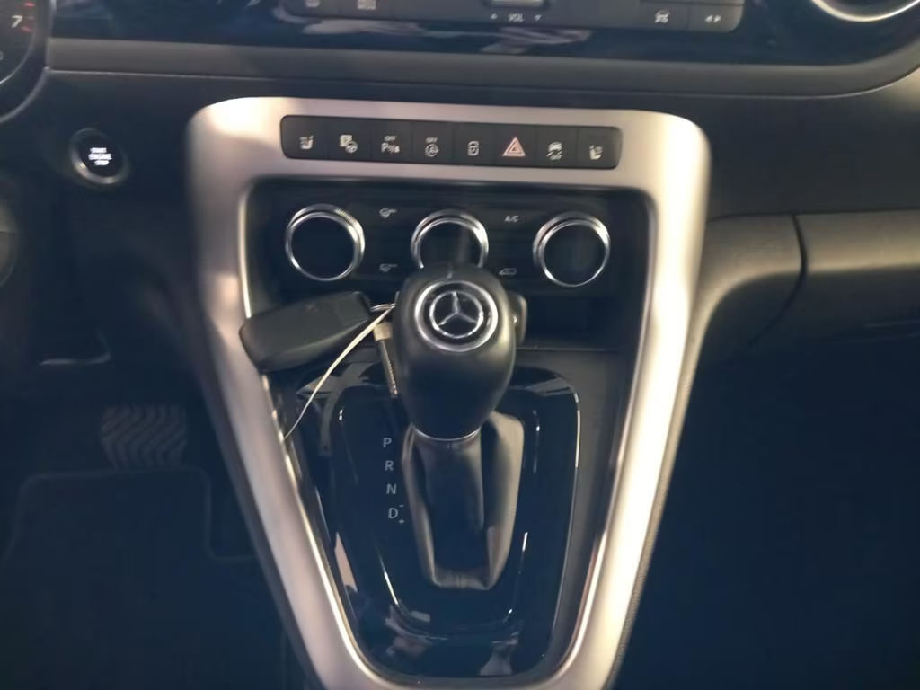 Mercedes-Benz T 180