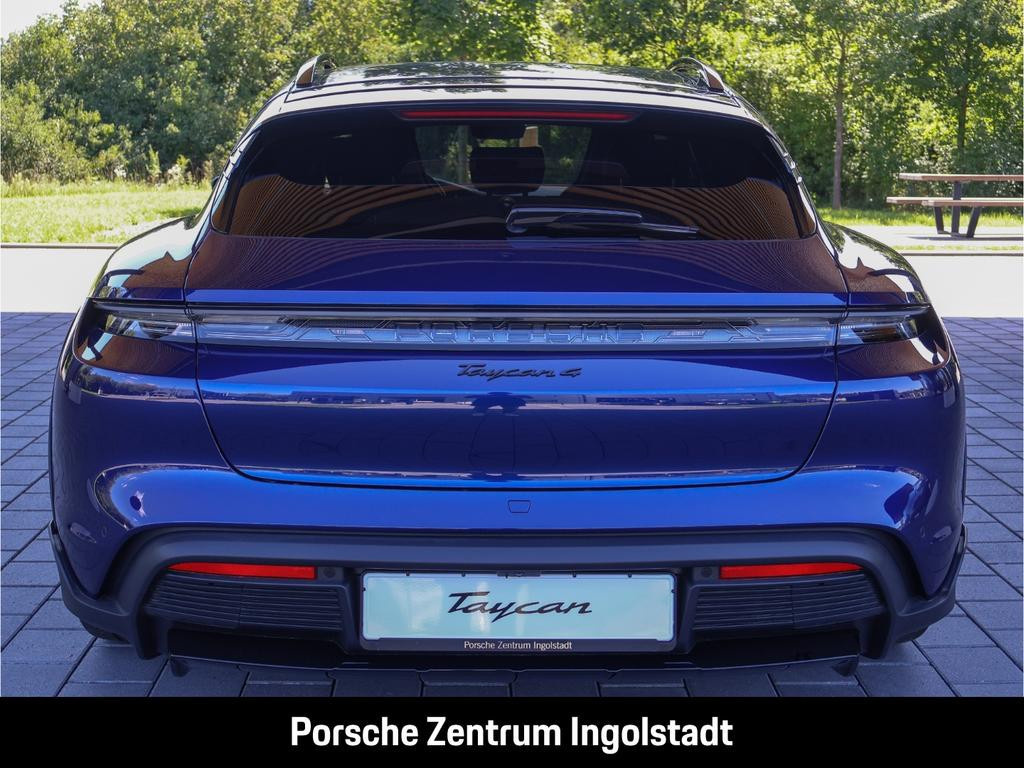 Porsche Taycan Cross Turismo 4
