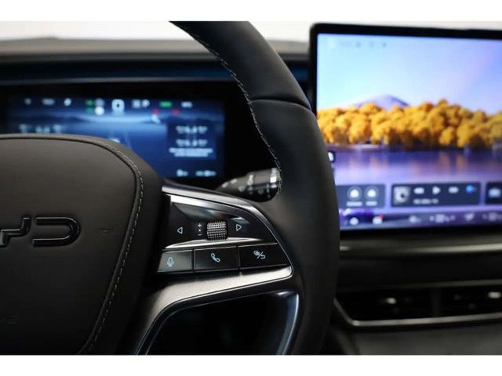 BYD Sealion 7