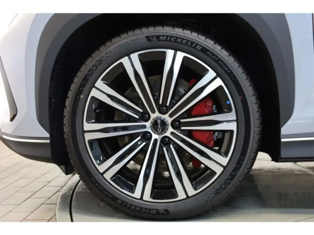 BYD Sealion 7