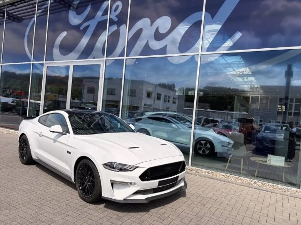 Ford Mustang Fastback GT 5.0 V8