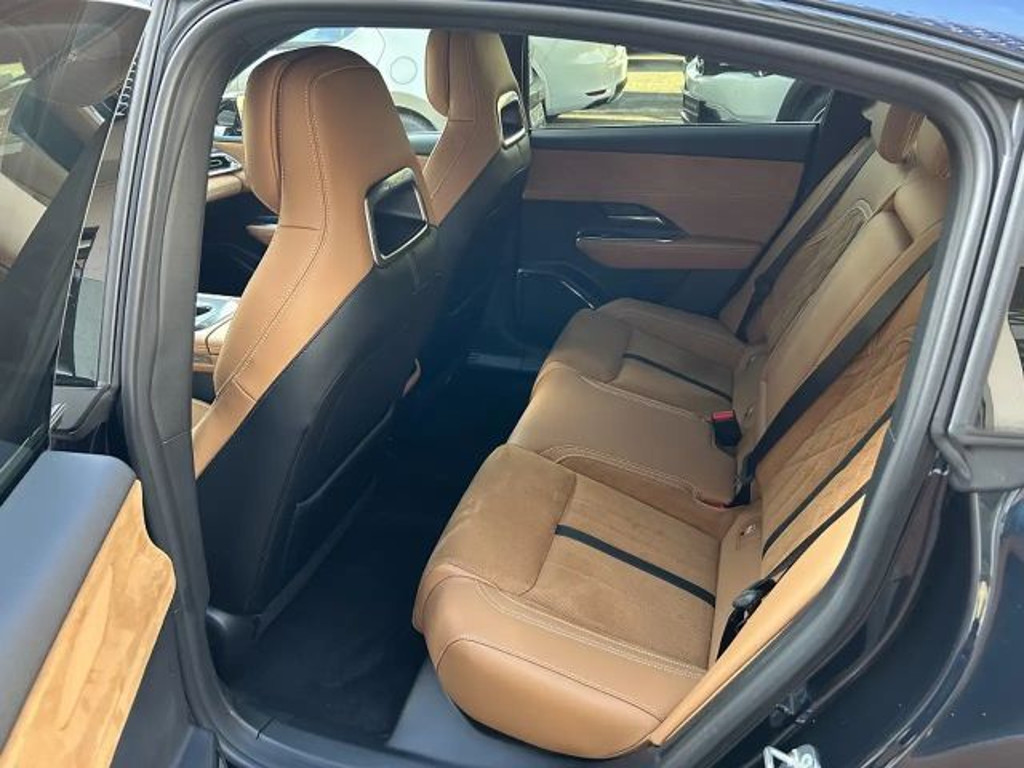 Mazda 6e