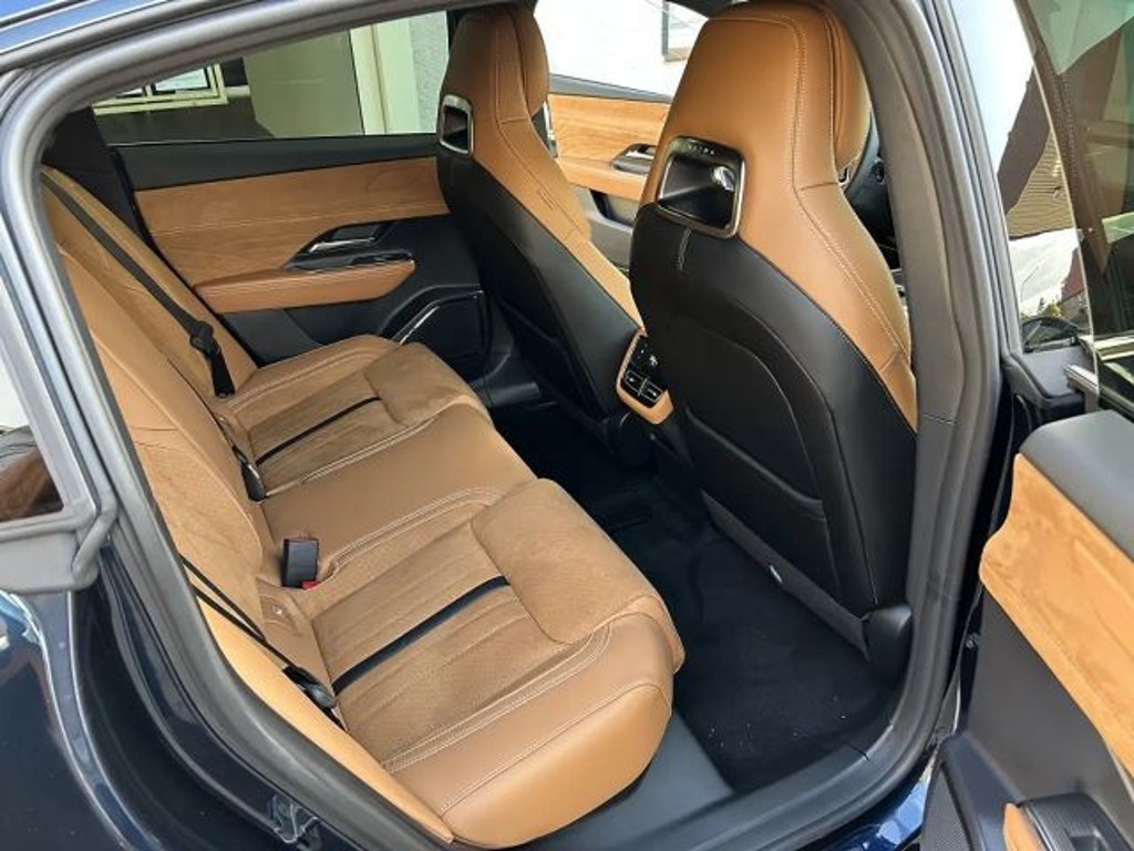 Mazda 6e