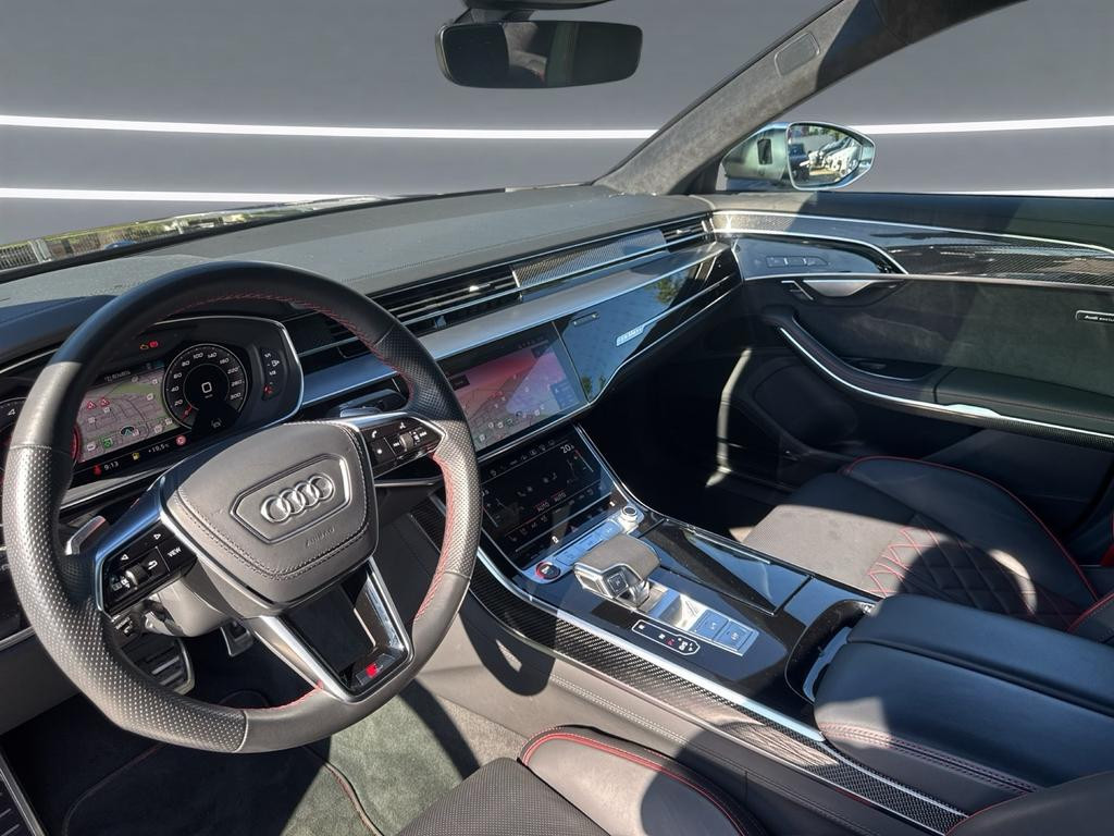 Audi S8