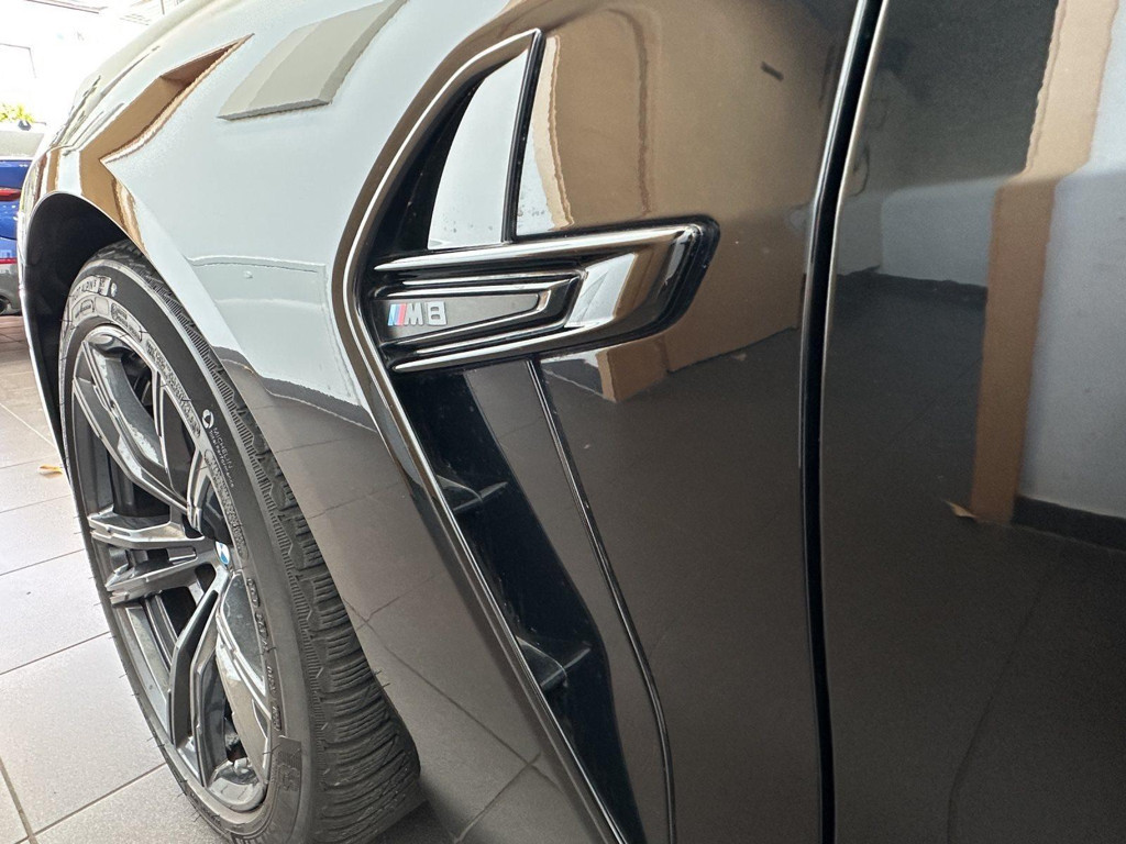 BMW M8