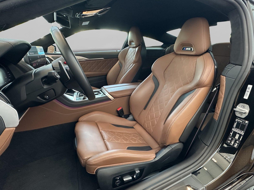 BMW M8