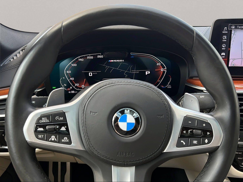 BMW M550