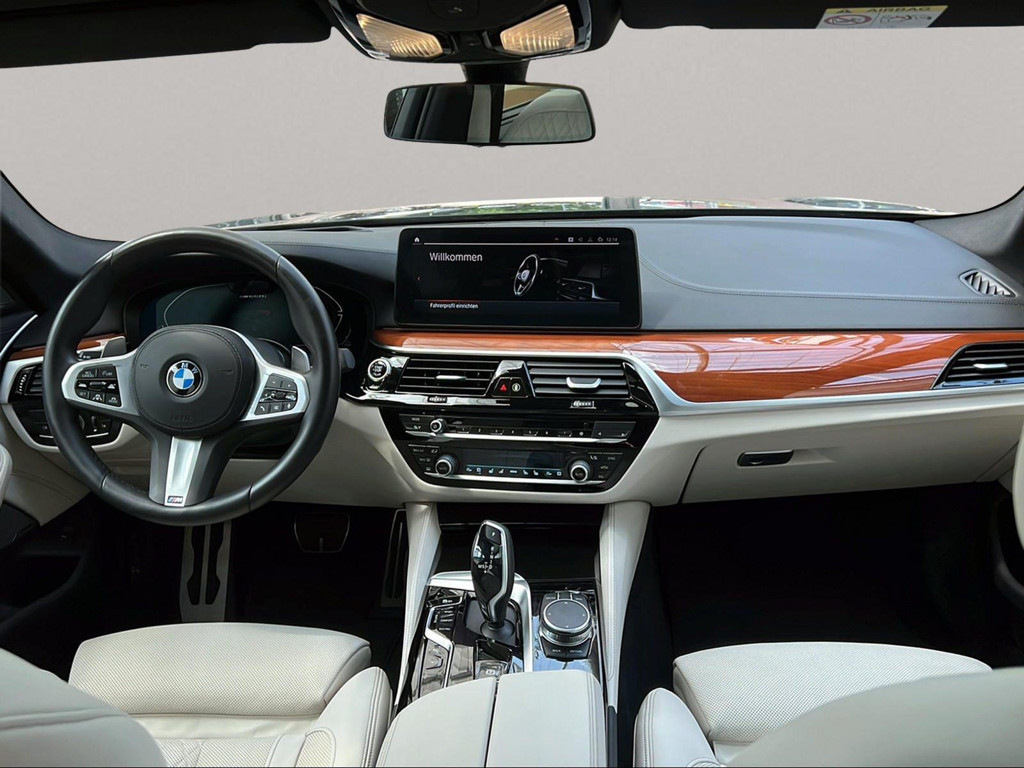 BMW M550