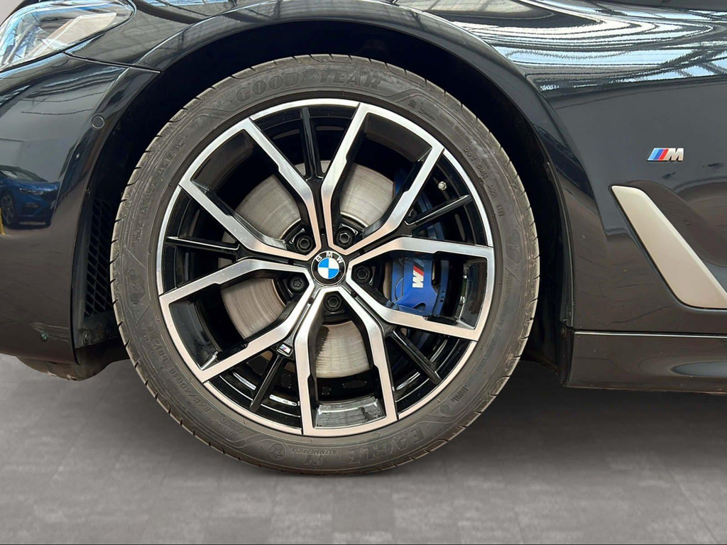BMW M550