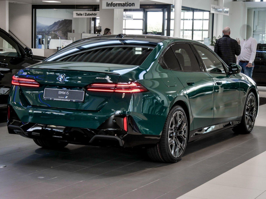 BMW i5