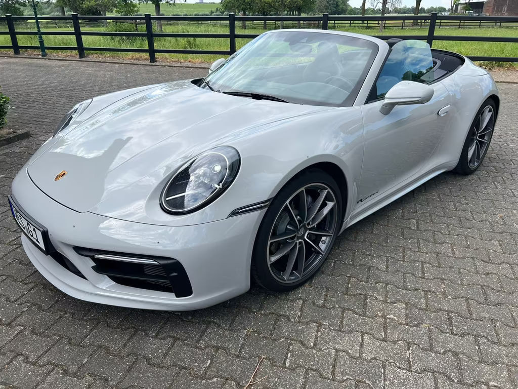 Porsche 911 4 Carrera Cabriolet