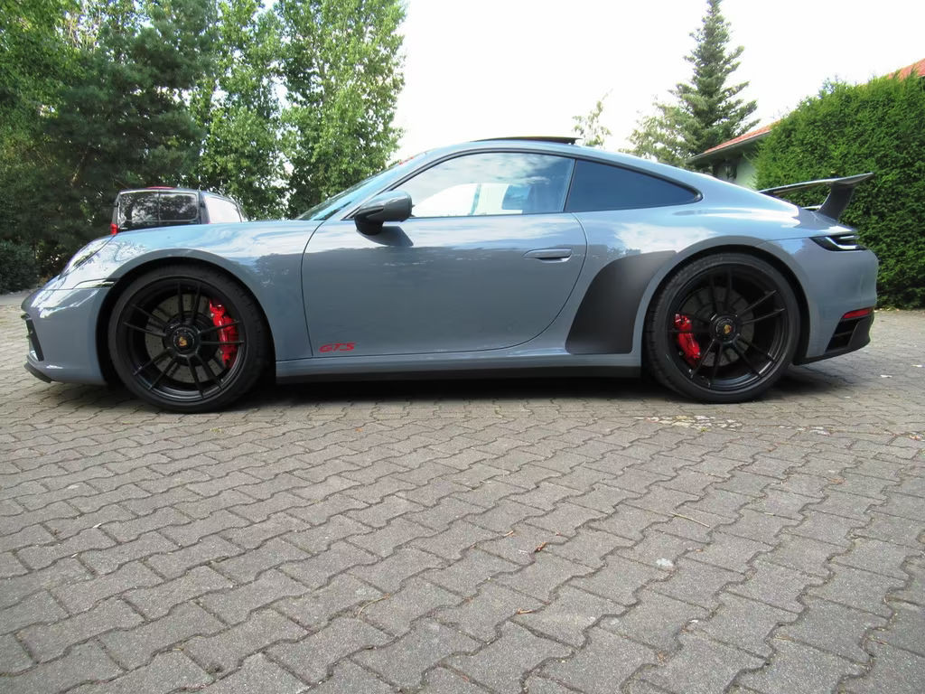 Porsche 911 GTS Coupé Carrera