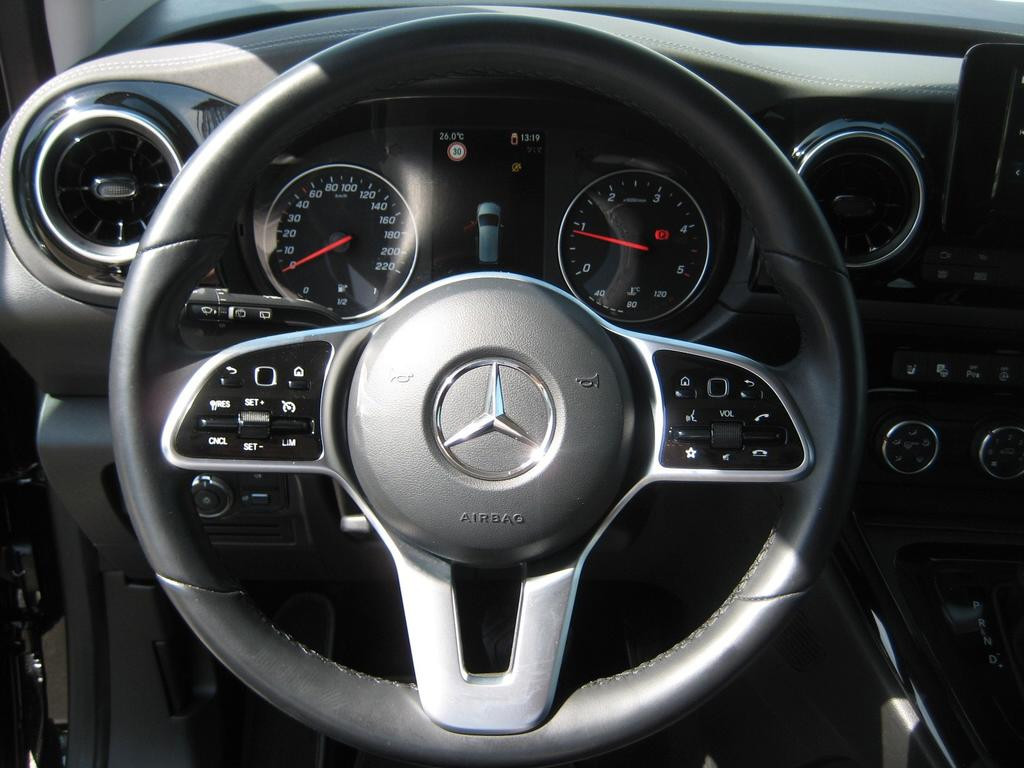 Mercedes-Benz T 180
