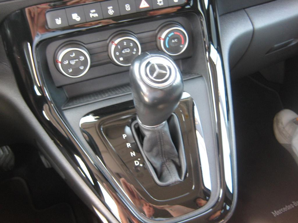 Mercedes-Benz T 180
