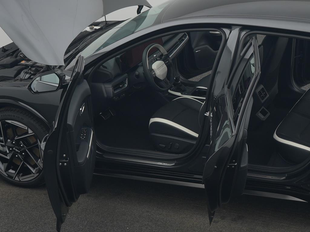 Kia K4