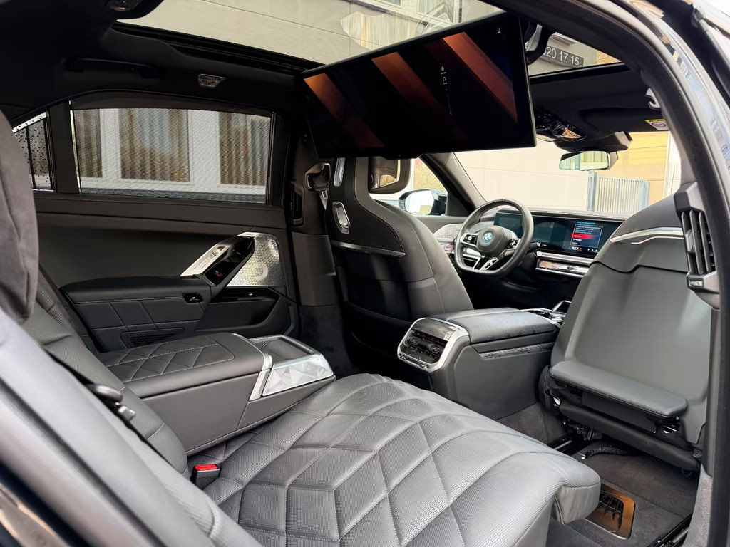 BMW i7 xDrive Sedan M70