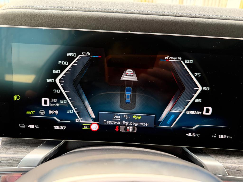 BMW i7
