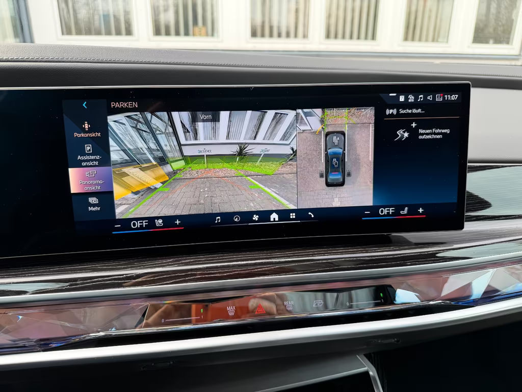 BMW i7