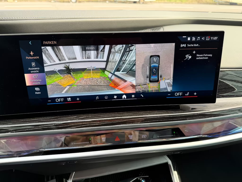 BMW i7