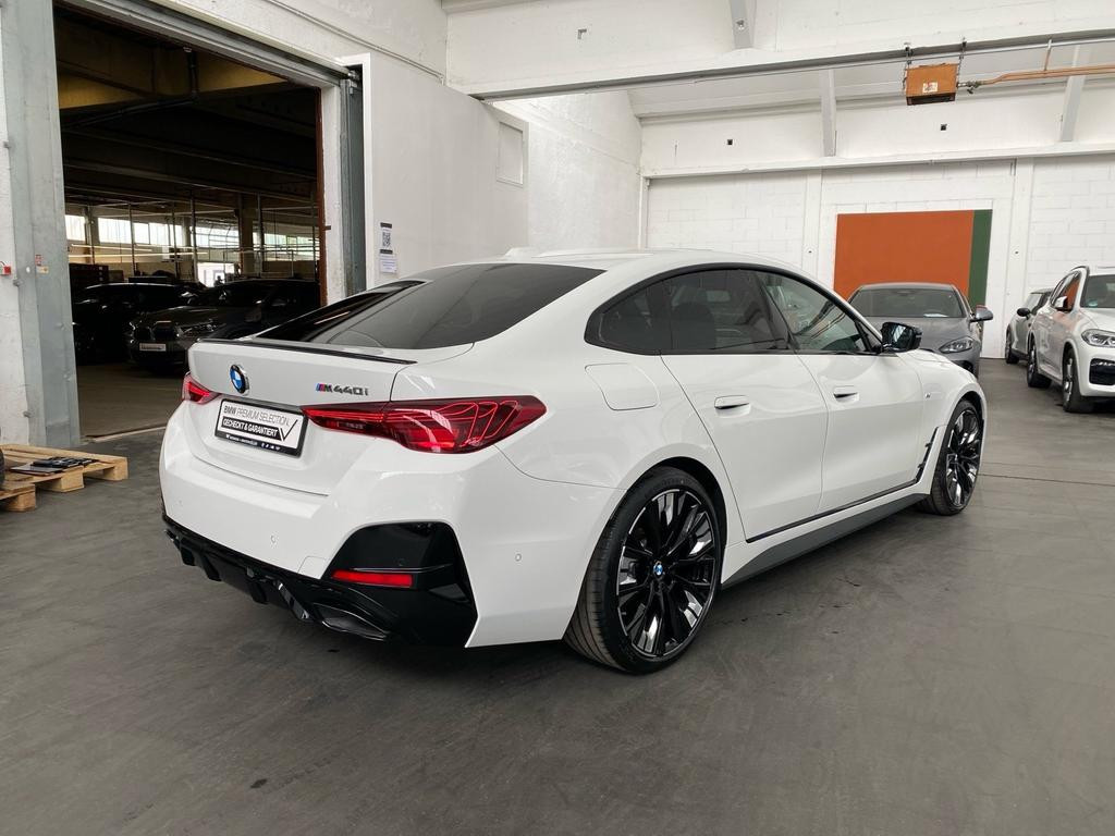 BMW M440