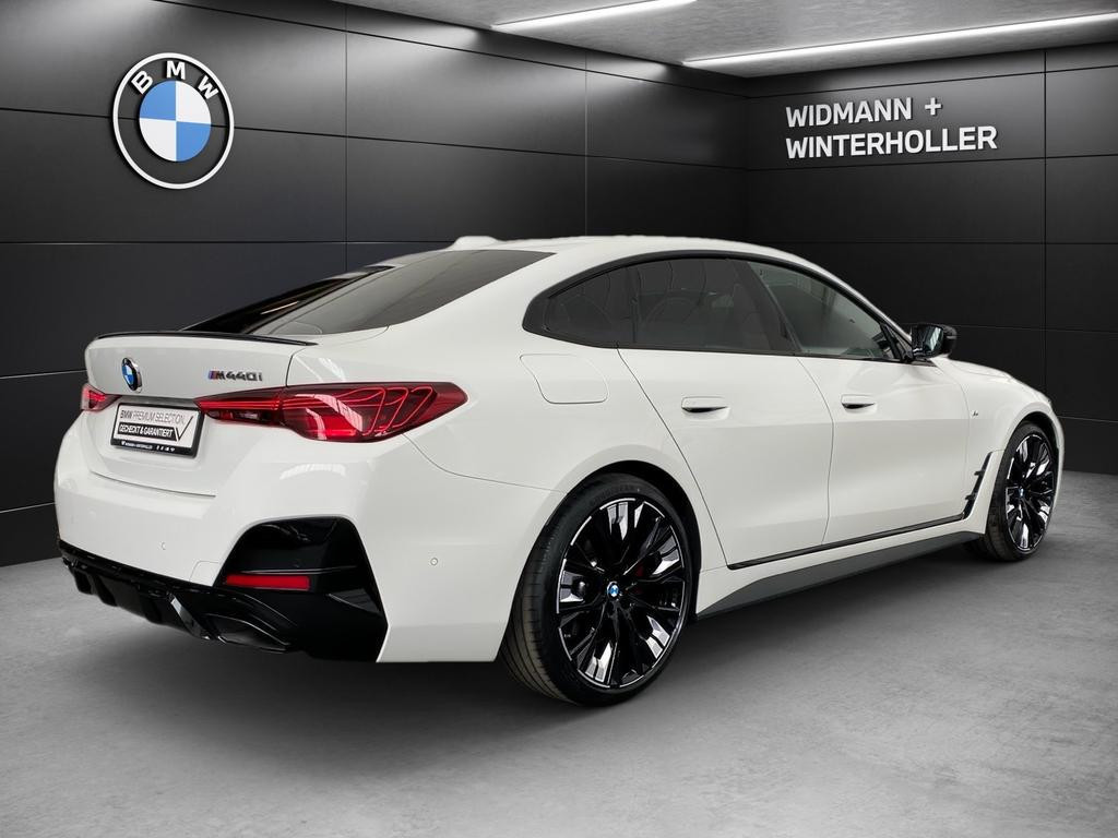 BMW M440