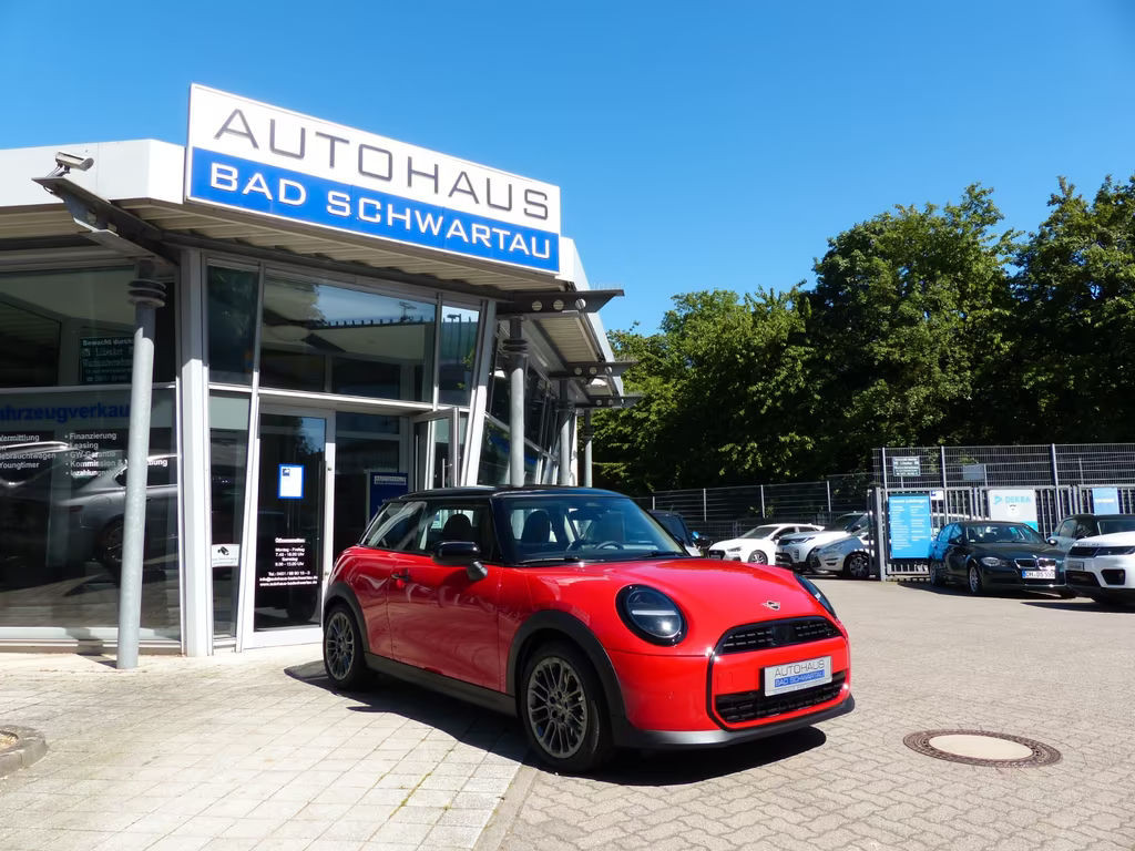 Mini Cooper "Classic Trim" Steptronic, nur 1.800 km