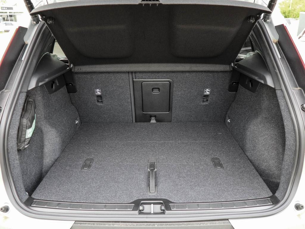Volvo EX40
