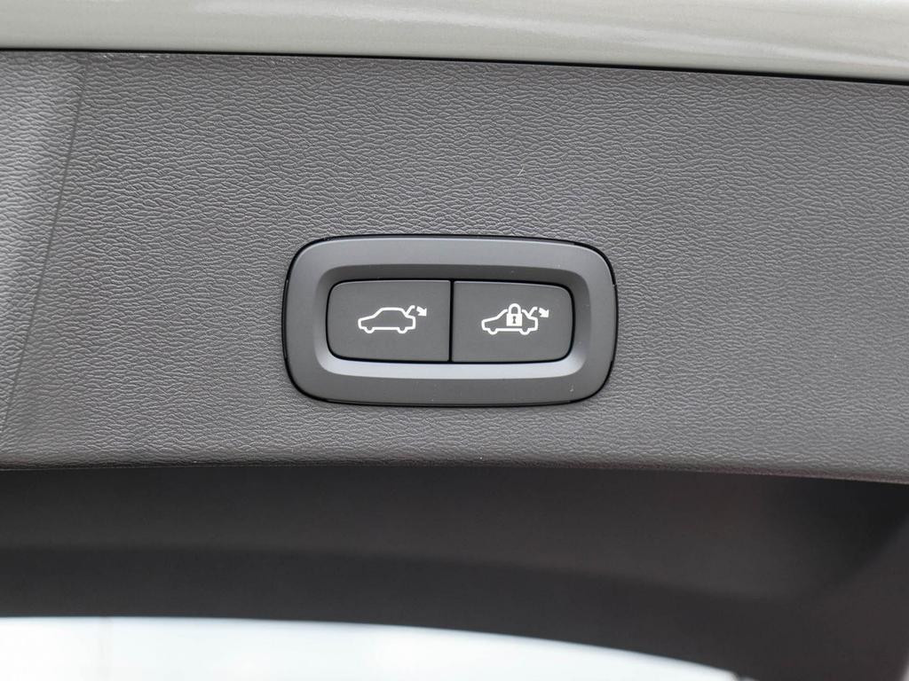 Volvo EX40