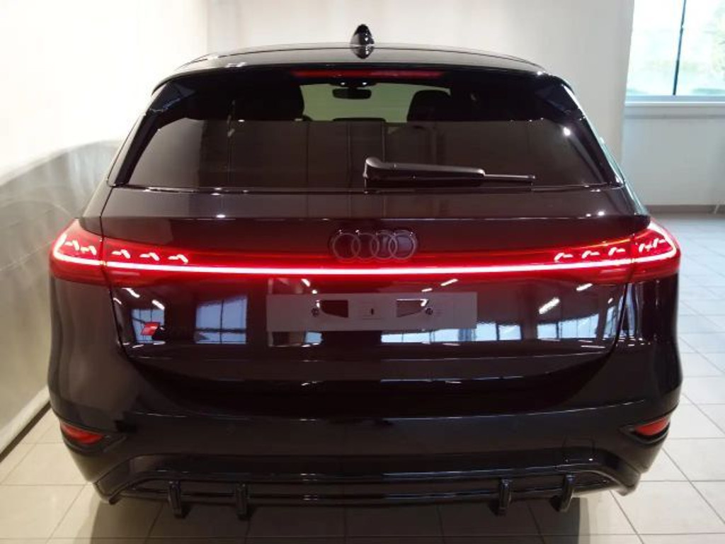 Audi S6 e-tron