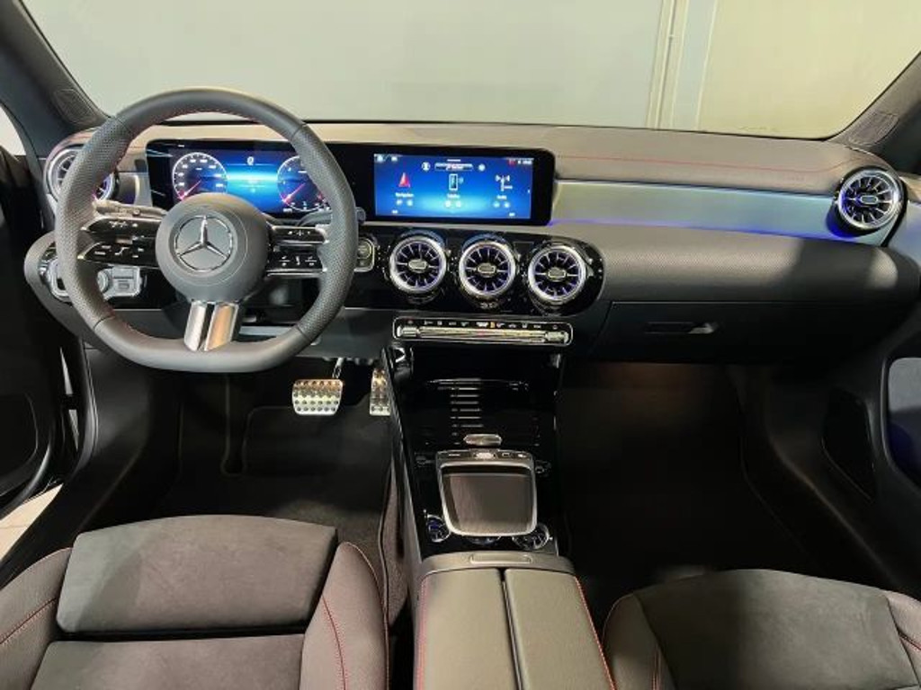 Mercedes-Benz CLA-Klasse CLA 200 AMG Line Shooting Brake CLA 200 d