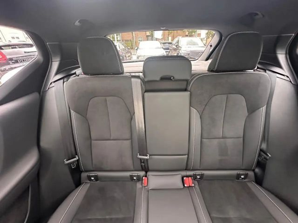 Volvo EX40