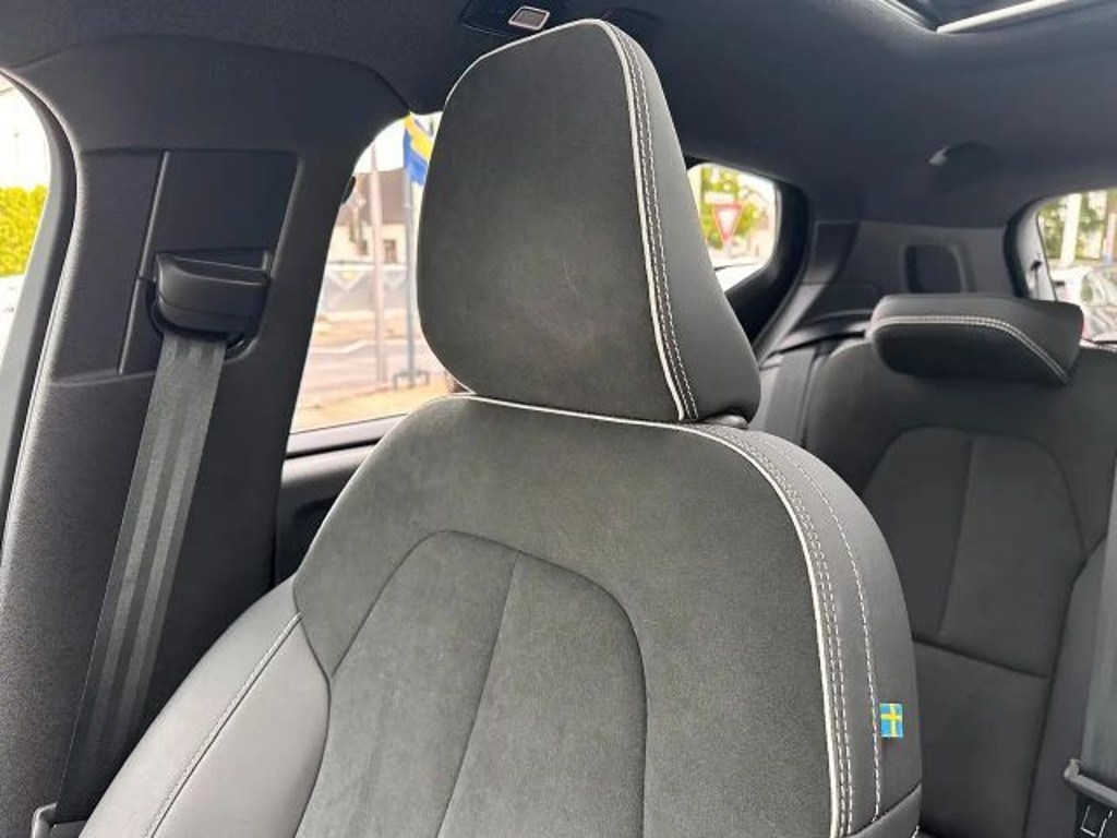 Volvo EX40