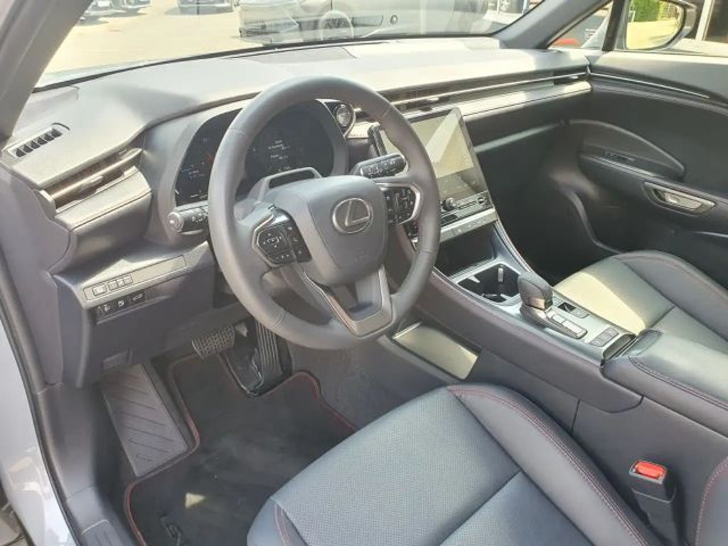 Lexus LBX