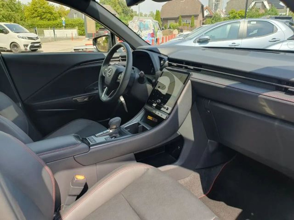 Lexus LBX