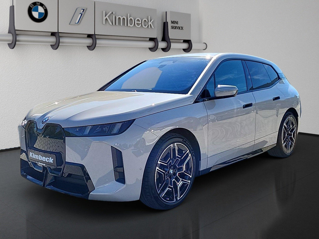BMW iX